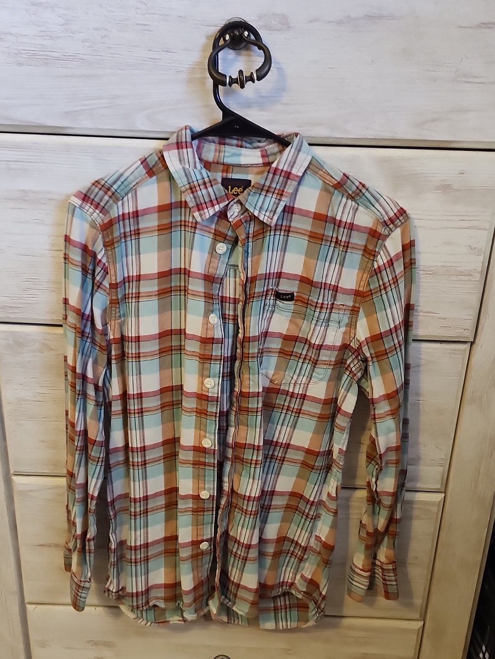 Lee Men’s Plaid Button-Down Shirt in Cream, Red & Blue
